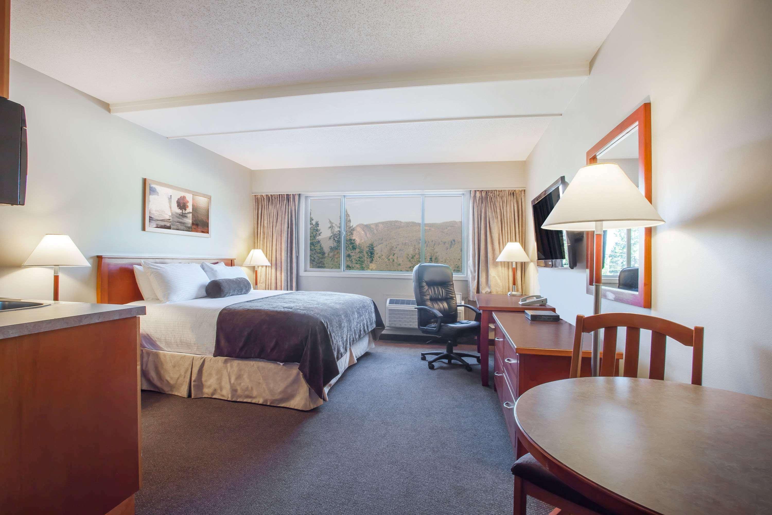 Hotel Super 8 By Wyndham Castlegar Bc Esterno foto